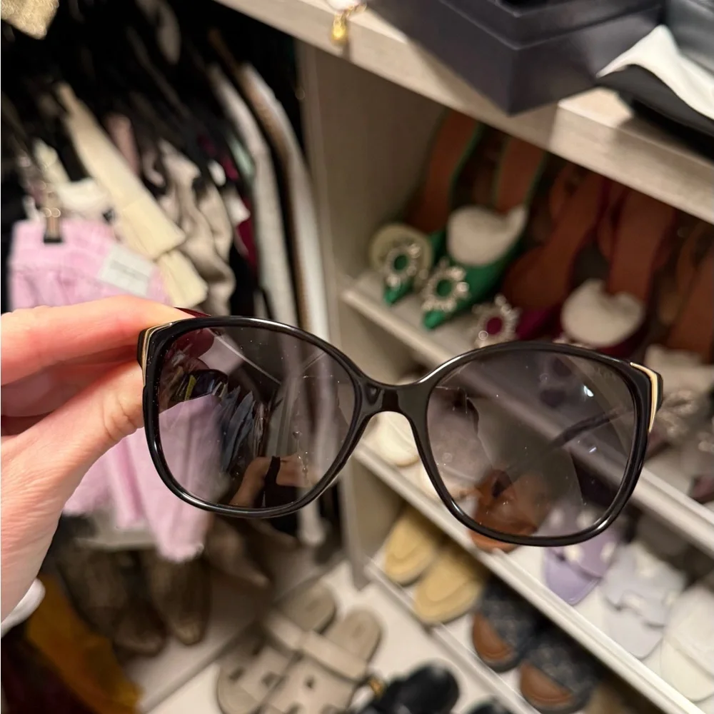 Prada Elegant Black Sunglasses - Picture 3 of 3